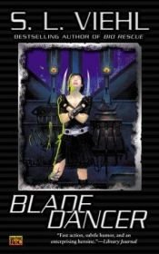 book cover of Blade Dancer (Stardoc, Stand-Alone) by S. L. Viehl