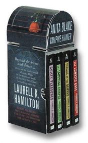 book cover of Laurell K. Hamilton Set: Guilty Pleasures, the Laughing Corpse, Circus of the Damned and the Lunatic Cafe by 羅芮兒‧漢彌頓