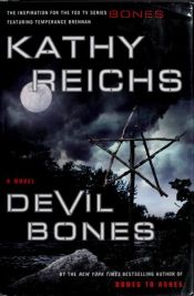 book cover of Devil Bones by 凯丝·莱克斯