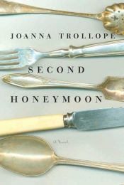 book cover of Antrasis medaus mėnuo by Joanna Trollope